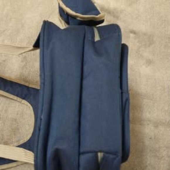 NAVY & TAN PICNIC BACKPACK FOR TWO IN PRISTINE CONDITION. - Picture 5 of 6